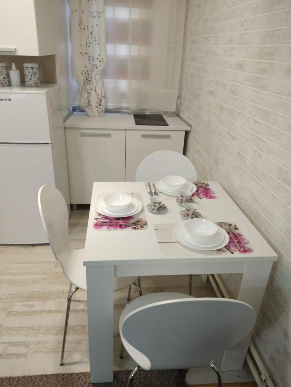 נובי סאד Apartman "Garden" With Underground Parking מראה חיצוני תמונה